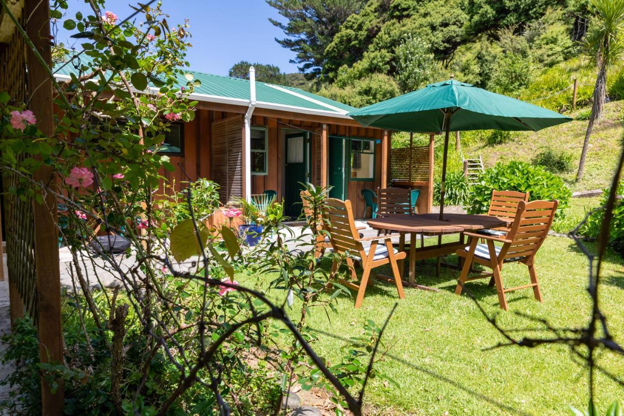 Aotea Lodge Great Barrier Tryphena Exterior foto